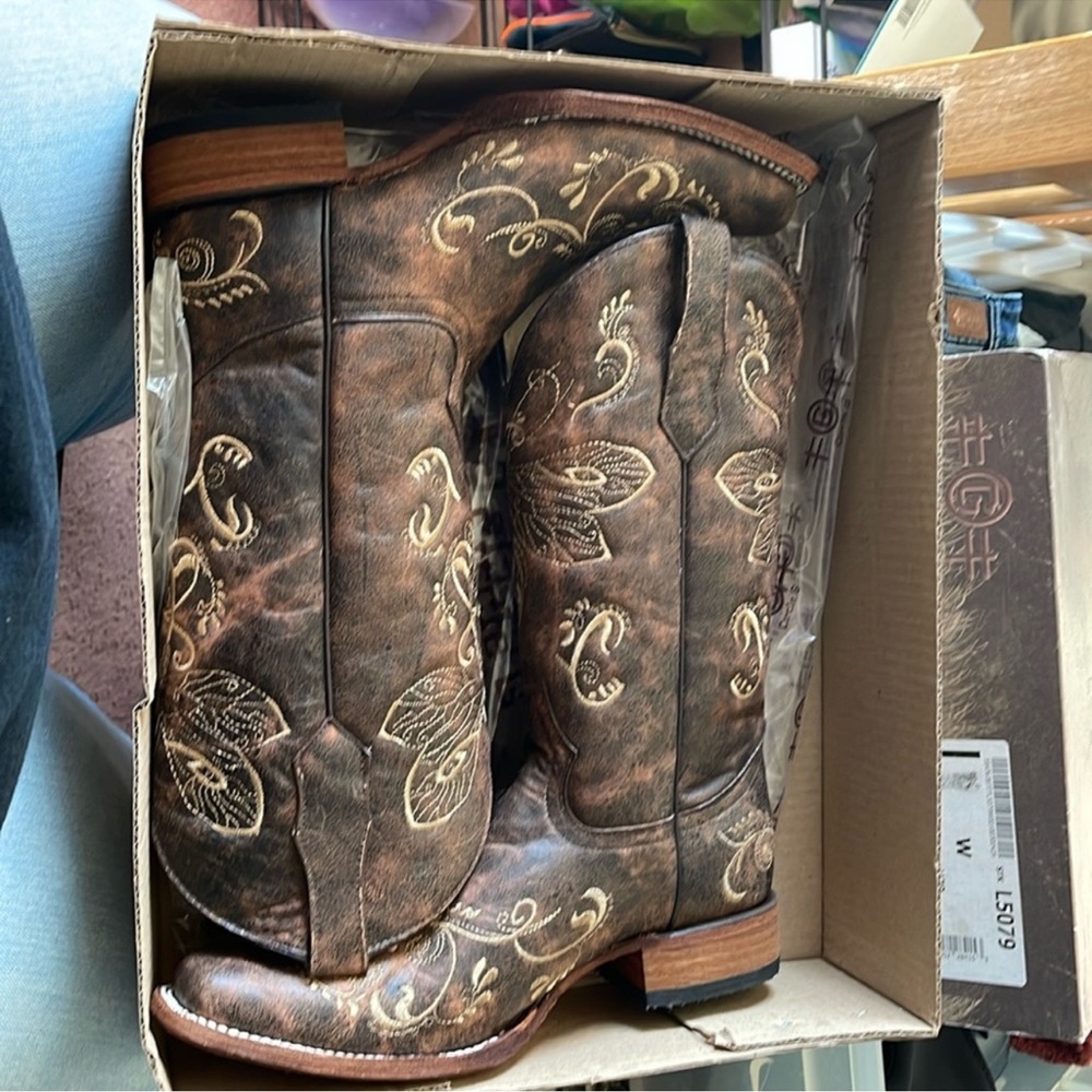 brand new cowgirl boots